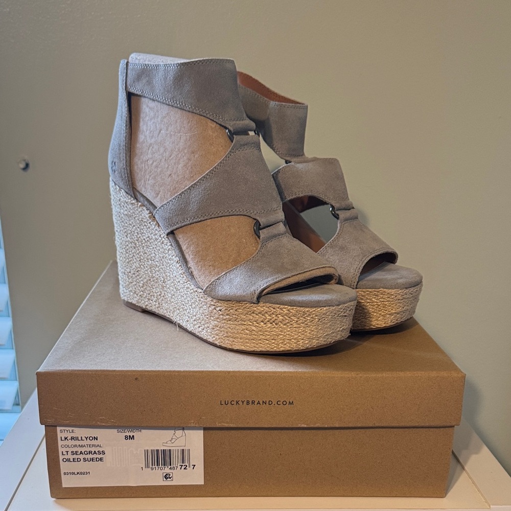 Lucky Brand Women's Tan and Gray Suede Wedges